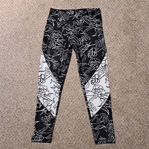 BALANCE COLLECTION small workout leggings